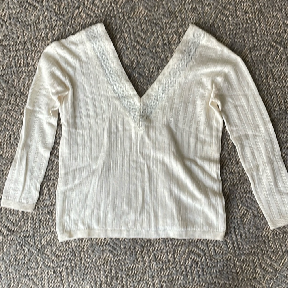 Sézane Cream V‑Neck Lace Trim Lightweight Sweater